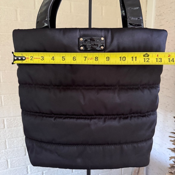 kate spade Black Puffy “Apres Ski” Tote Patent Leather Straps & Polka Dot Lining - Picture 13 of 17